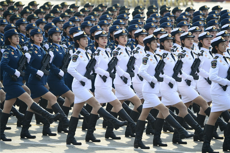 新鲜出炉!国庆阅兵中的这些"首次亮相"很硬核