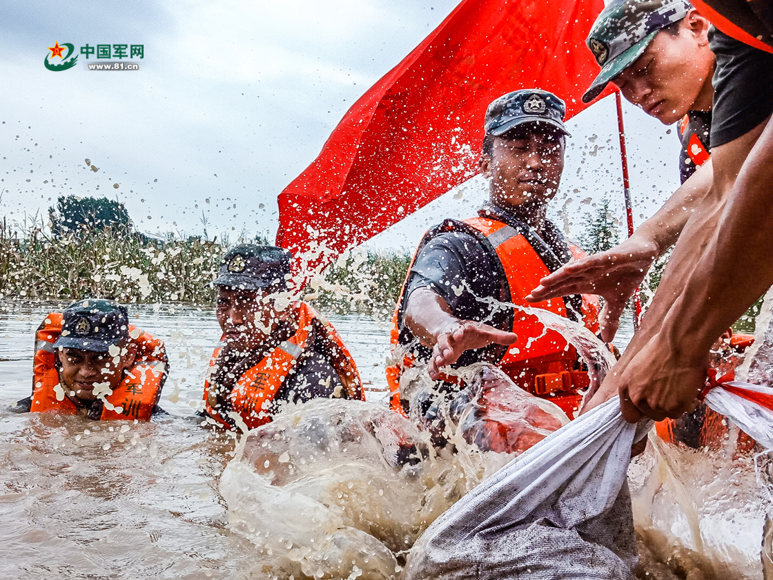 纳溪区永宁街道：120余名民兵预备役人员积极参加抗洪抢险_纳溪区_大听网_泸州市广播电视台