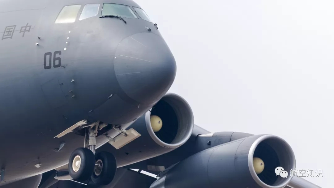 歼10B眼镜蛇动作,今天他们是世界的主角