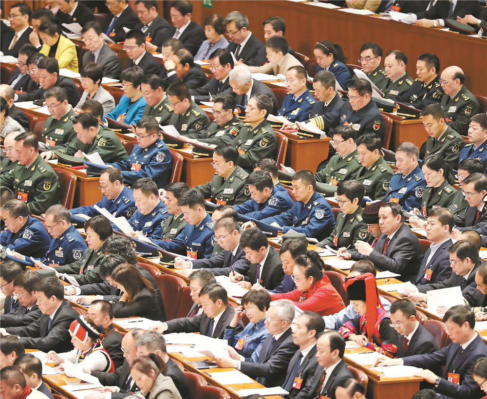 军队人大代表:奋进强军新时代,实干攻坚正当时