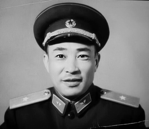 吕黎平将军简介