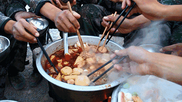 流口水了|兵哥最爱戈壁火锅晚会,原因就4个字!