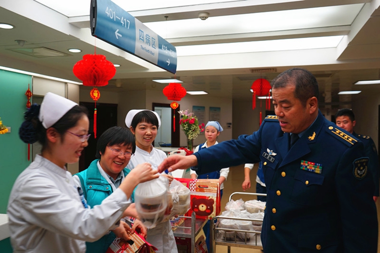 空军总医院除夕见闻