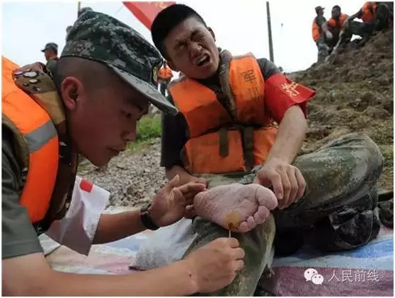 抗洪|我是"水",我见证了军人的血汗与荣光