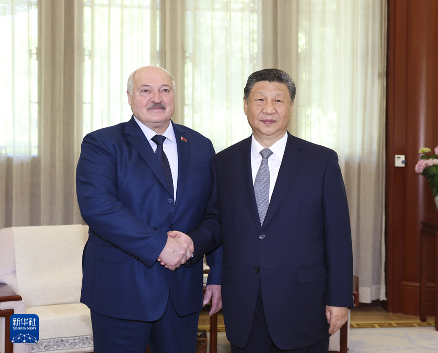 习近平会见白俄罗斯总统卢卡申科