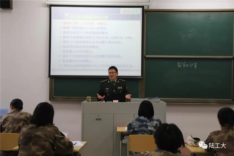 致敬军中园丁丨"军校教员要成为一道风景"