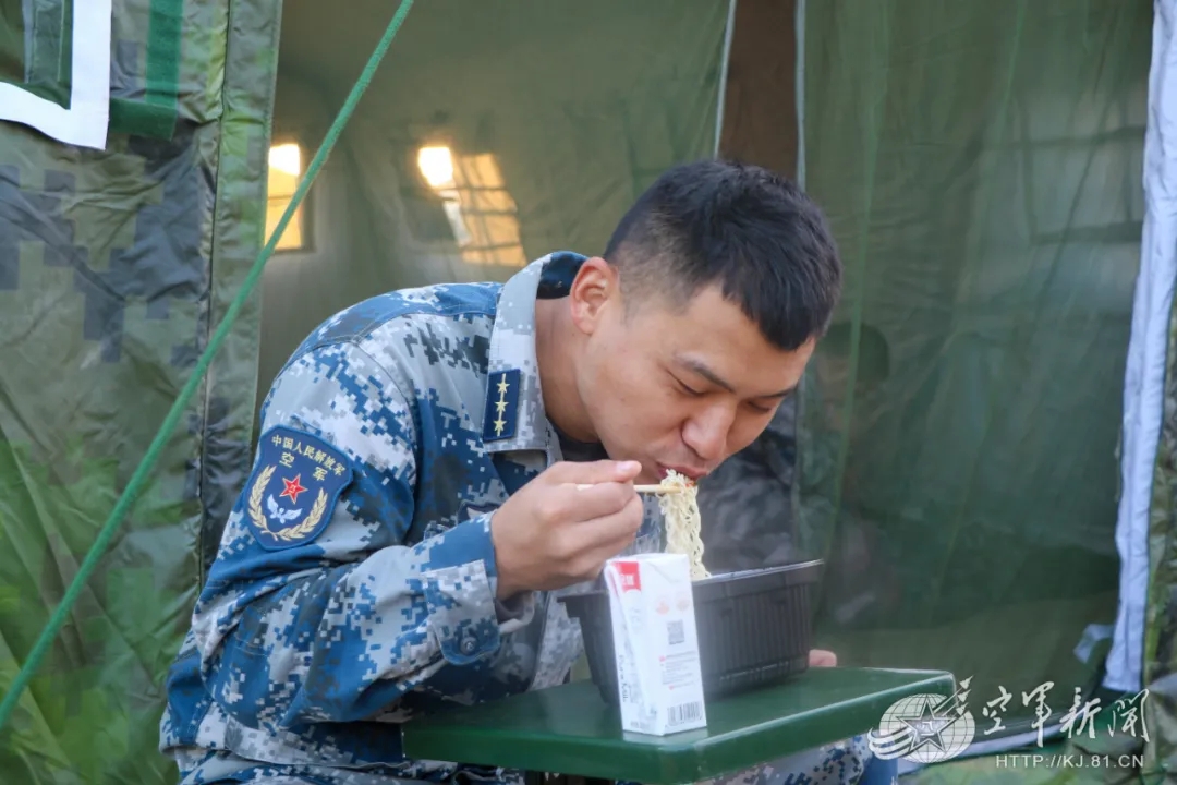 炊事班因地制宜