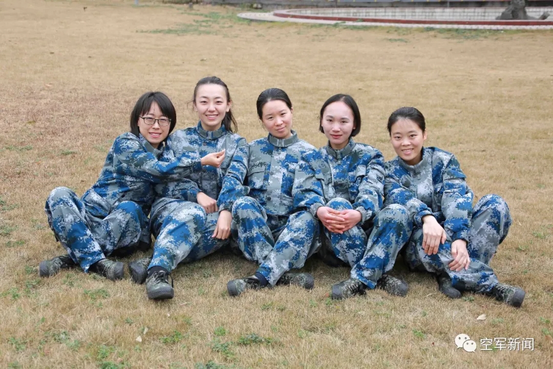 空军女兵,你奋斗的样子最美! - 中国军网