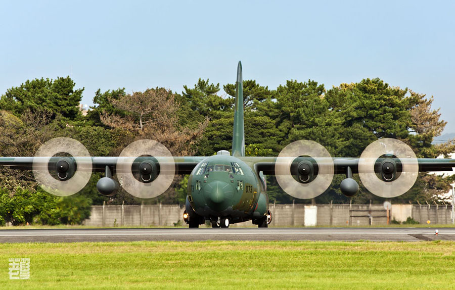 美制C-130军用运输机 