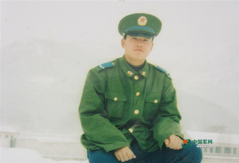 怎么才能当女教官 8cdcd42c4f351979409650.jpg