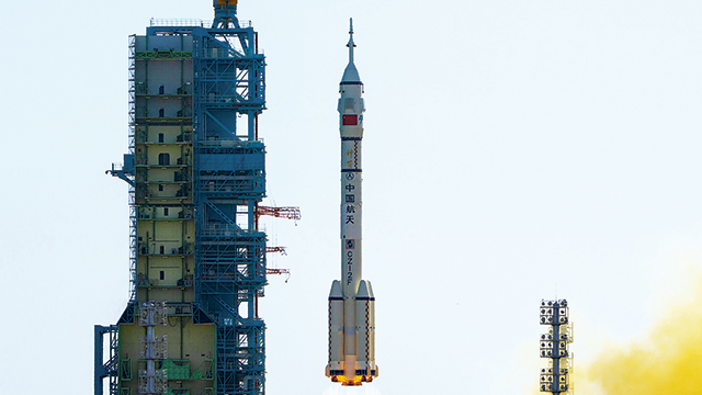 我国载人航天工程首次应急发射任务回放：非常发射 非凡担当