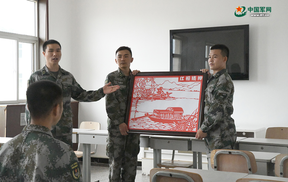 红色剪纸"讲"党史,小小刻刀"忆"初心