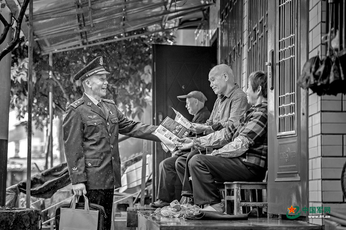 退役军人于伍生：“民情日记”写满爱民情