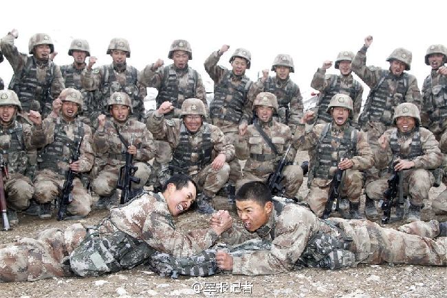兰州军区某红军团融洽官兵关系激发练兵动力