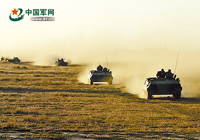 沈阳军区大规模演习 蓝军诱导红军演练