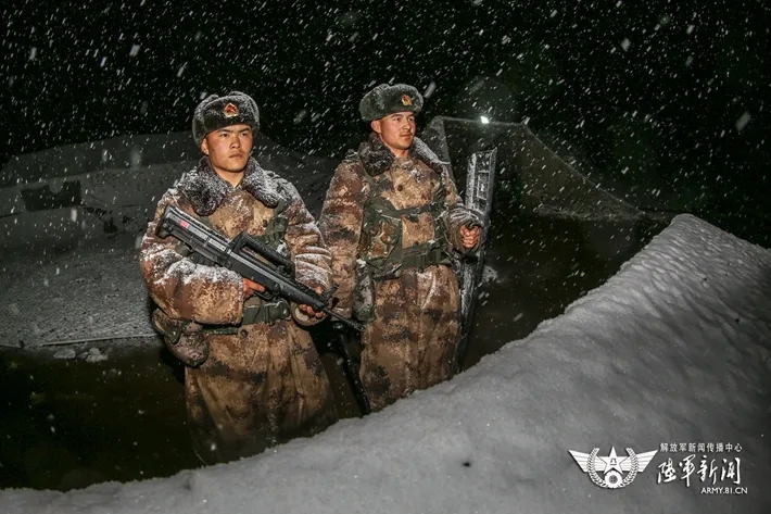 一位"兵记者"的11组照片,记录高原战士不平凡的2020