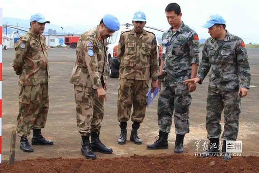 中国维和工兵分队高效施工、保质保量。
