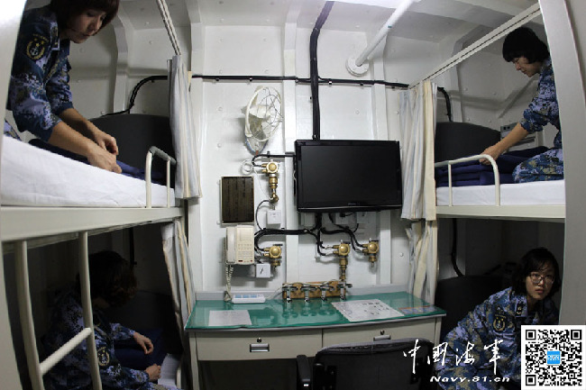4人间宿舍，有卫生间和电视，和大学宿舍相比，最大的不同就是内务设置丝毫不能马虎