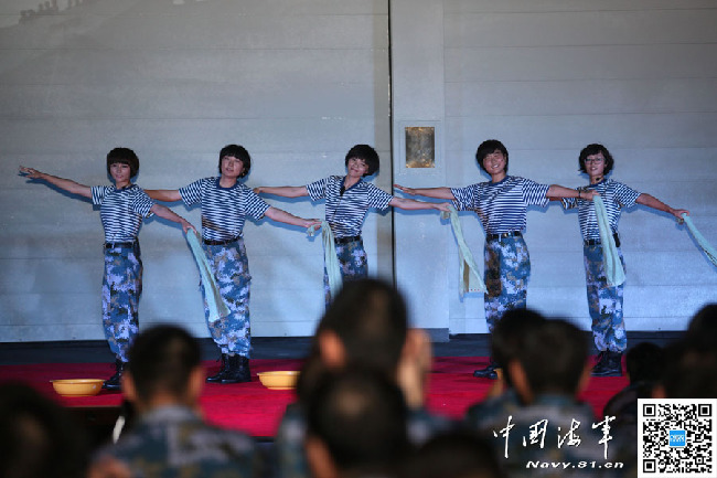 多才多艺的女兵是各种晚会舞台上的主角