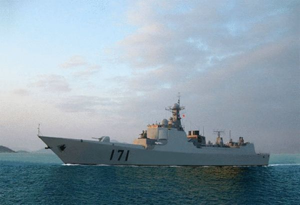 资料图：中华神盾海口舰展现英姿风采