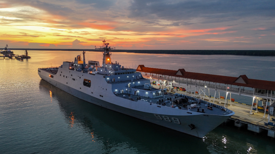 中国海军989编队结束对马来西亚友好访问前往印度尼西亚