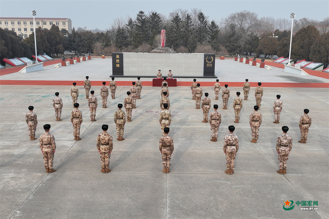 钢枪在手编号在心！这场仪式为新兵注入强军荣光