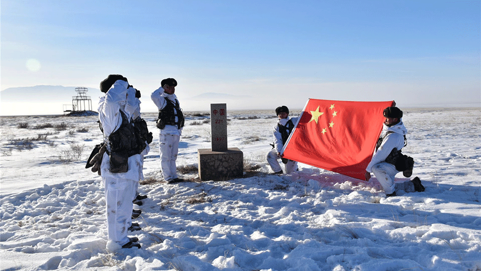 战风斗雪 边防官兵坚守在巡逻一线
