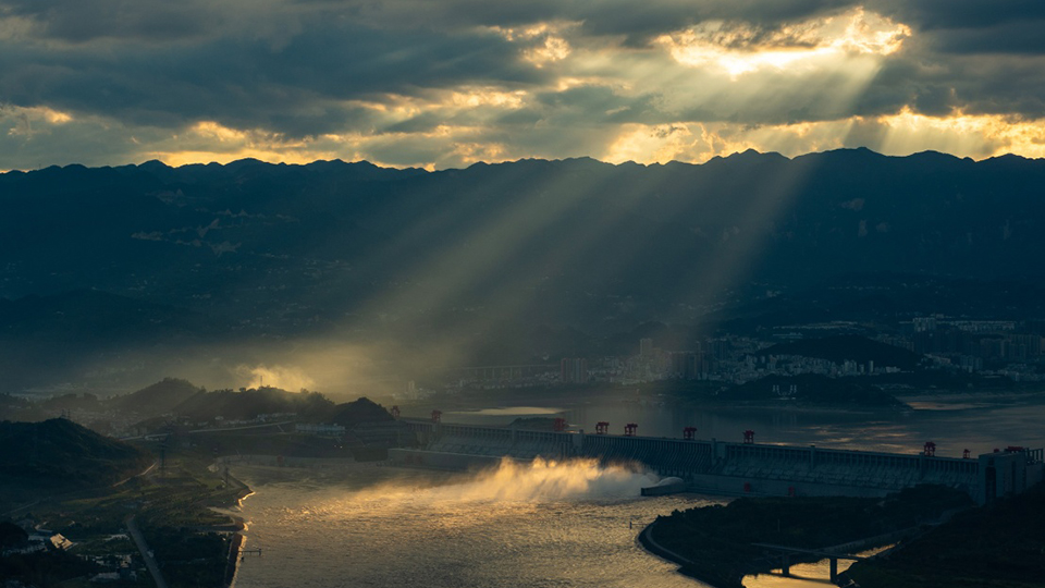 三峡夕照美如画