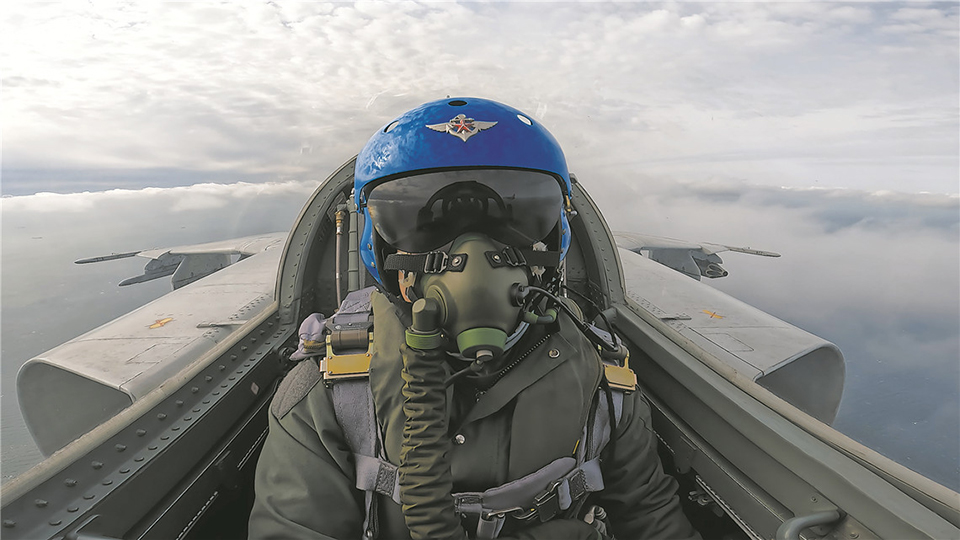 鹰击长空！北部战区海军航空兵某旅飞行训练影像