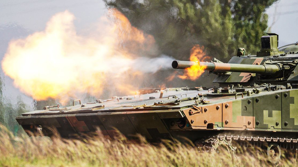 步兵战车实弹射击 探索新装备极限性能