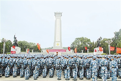 海军工程大学组织拉练学员双脚磨出13个水泡（图）