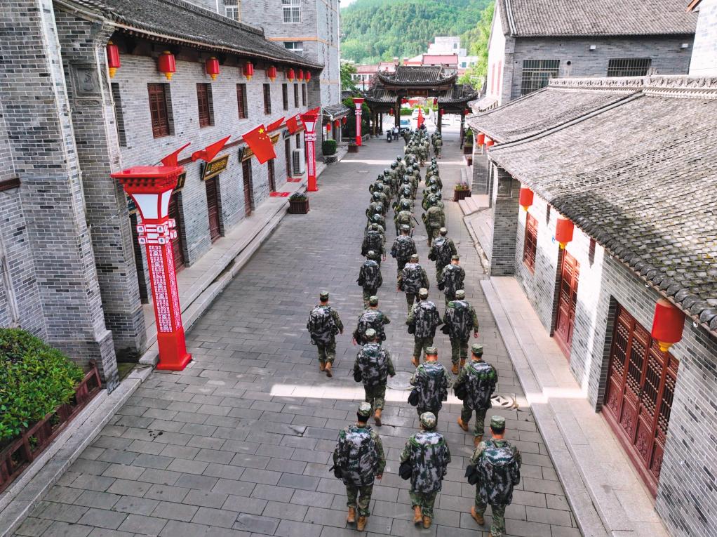 秦岭深处唱响兴武歌(图1)