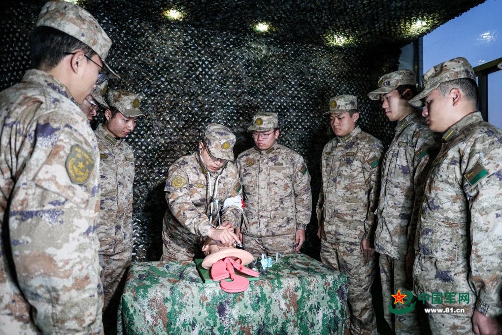 图6：博士张洪鑫带教基层军医