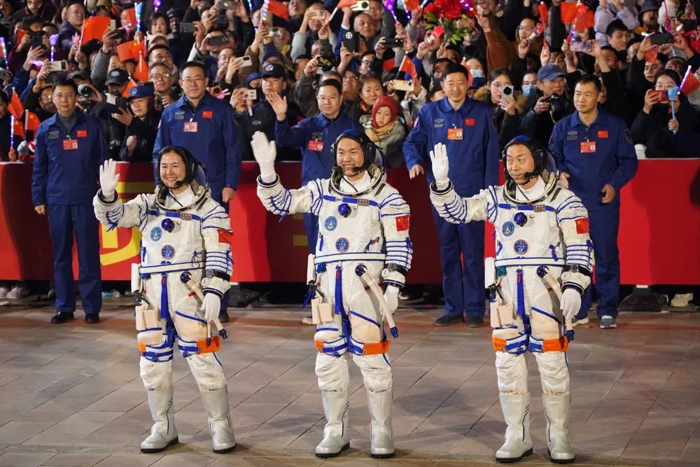 在空间站阅读什么？神州的船员宣布了秘密