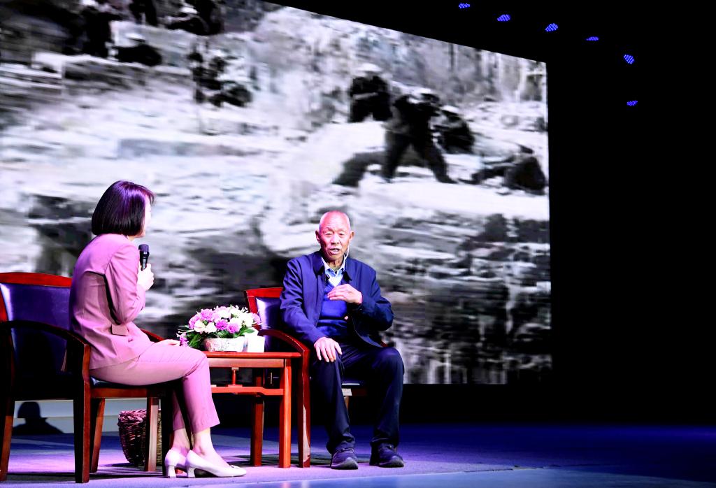 凤凰联盟“不认命不服输敢于战天斗地”——写在红旗渠总干渠通水60周年(图2)