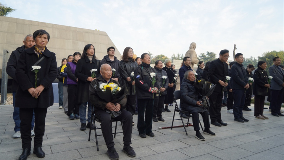 南京举行大屠杀死难者家庭祭告活动 在世幸存者仅剩24人