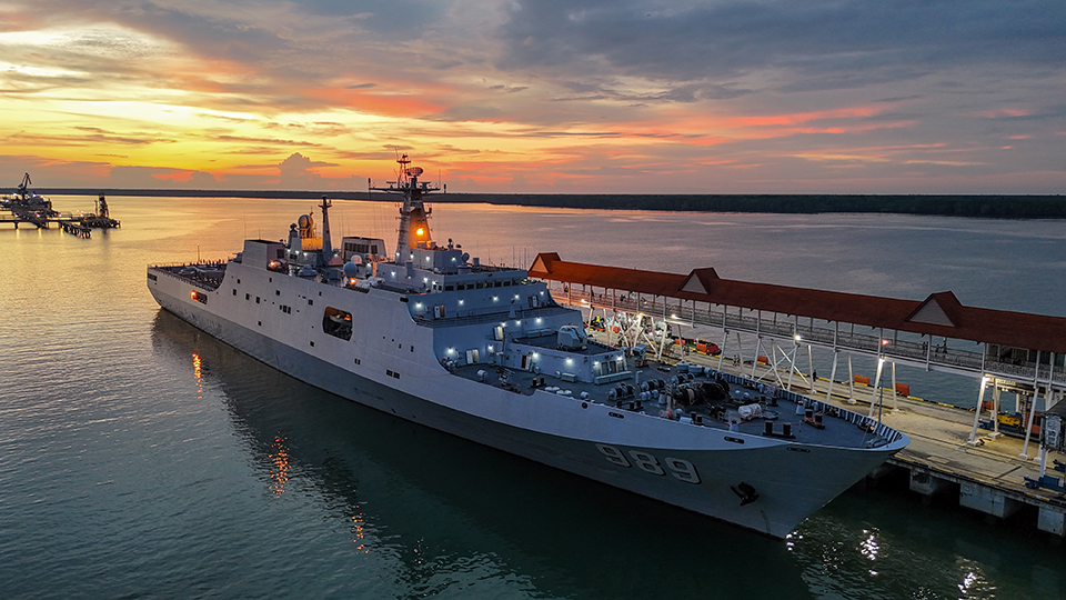 中国海军989编队结束对马来西亚友好访问前往印度尼西亚