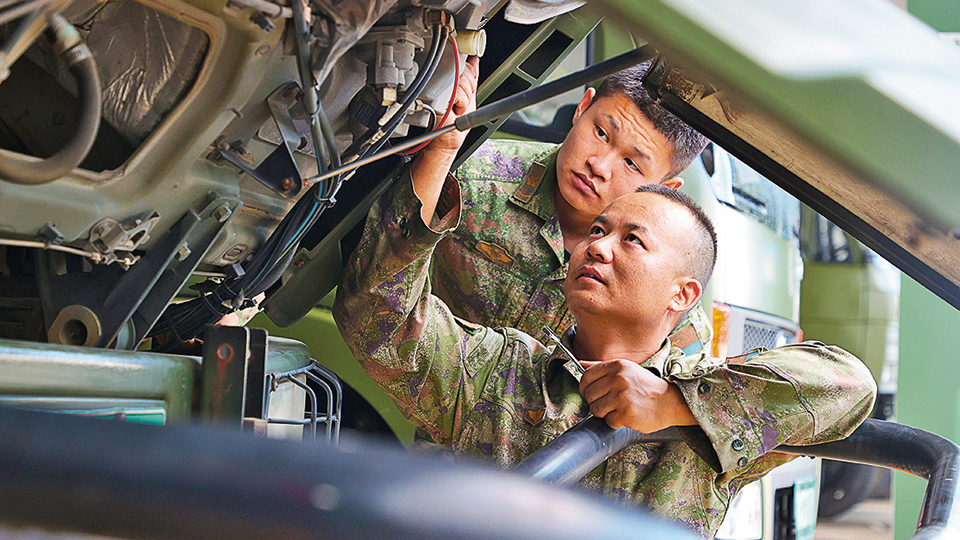 军营观察丨弹药保障兵：为“利剑”擦拭锋芒