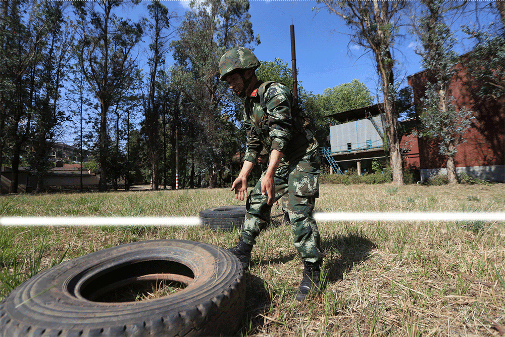来源: 中国军网 作者:胡程 付茂 发布:2018-04-27 15:28:33 幻灯片