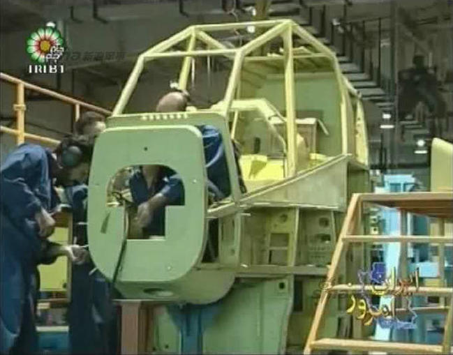 伊朗展示最新大杀器--国产武装直升机