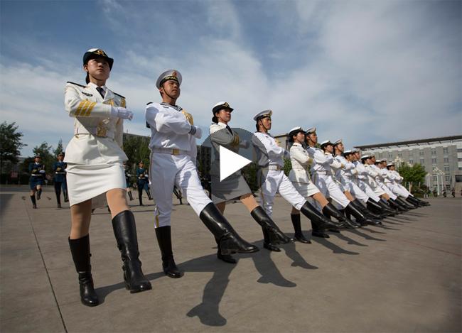 难得一见!世界各国女仪仗队员的飒爽英姿