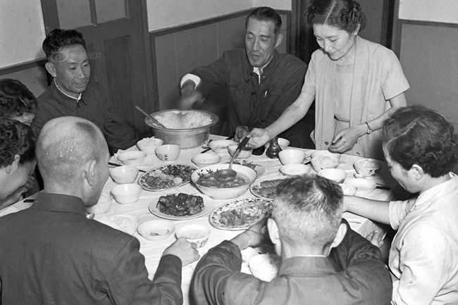 日本战犯的思想改造 - 中国军网