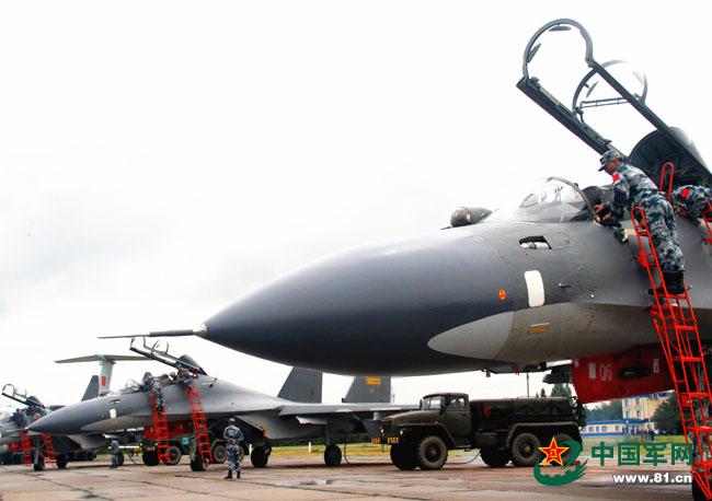 中国3架苏-30飞机 将首次参加航空飞镖竞赛