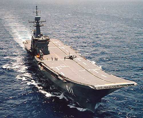 亚洲现役航母大比拼:辽宁舰力压日本夺魁