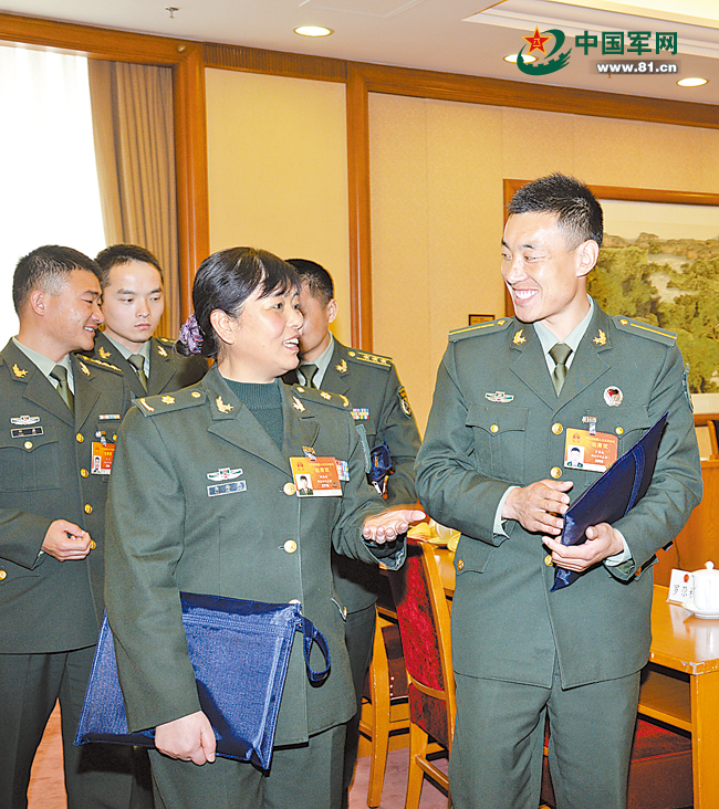 军队代表、委员会内会外风采录