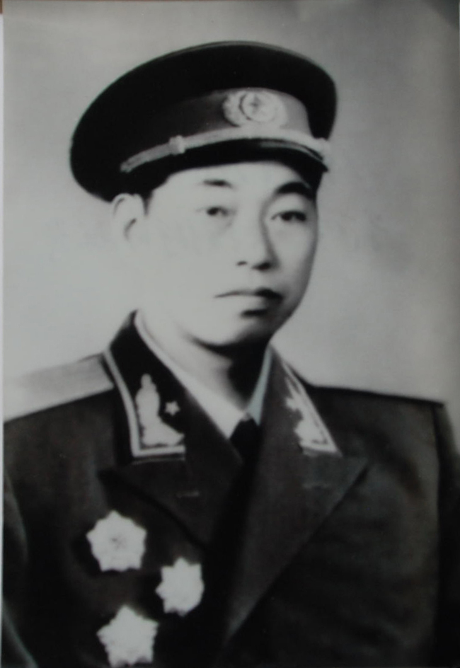 方子翼:曾率部击落击伤敌机88架 受毛主席嘉勉