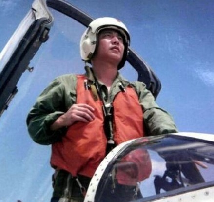 缅怀烈士王伟 :“81192”请返航!