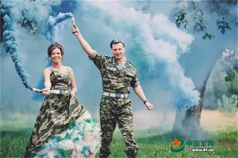 部队婚纱照_婚纱照风格