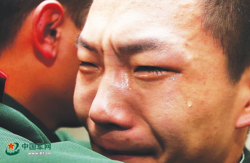 男儿有泪不轻弹,只是未到伤心处.