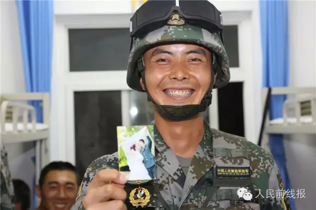 倒计时24小时,阅兵训练基地里都在忙什么 - 中